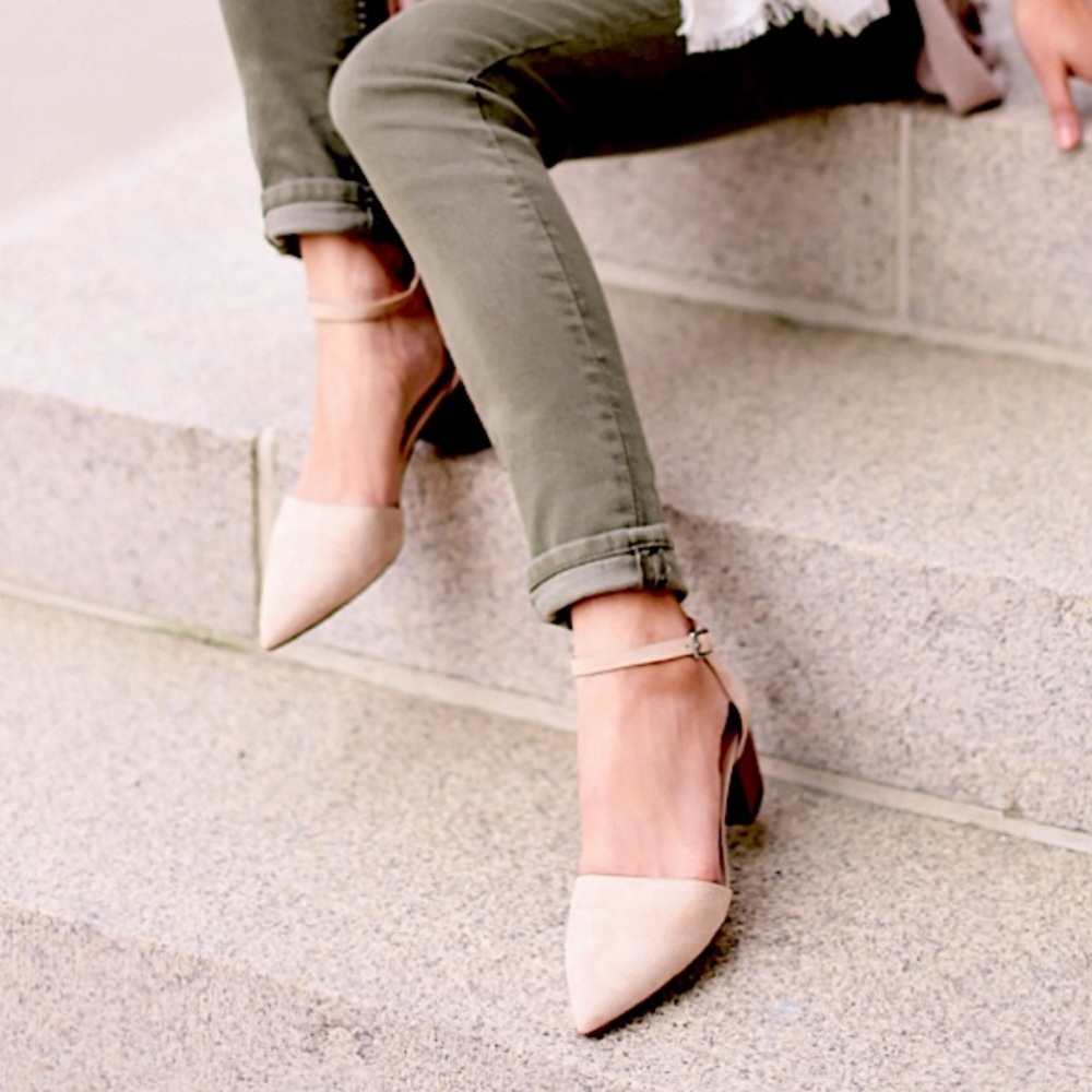 NWT taupe suede heels